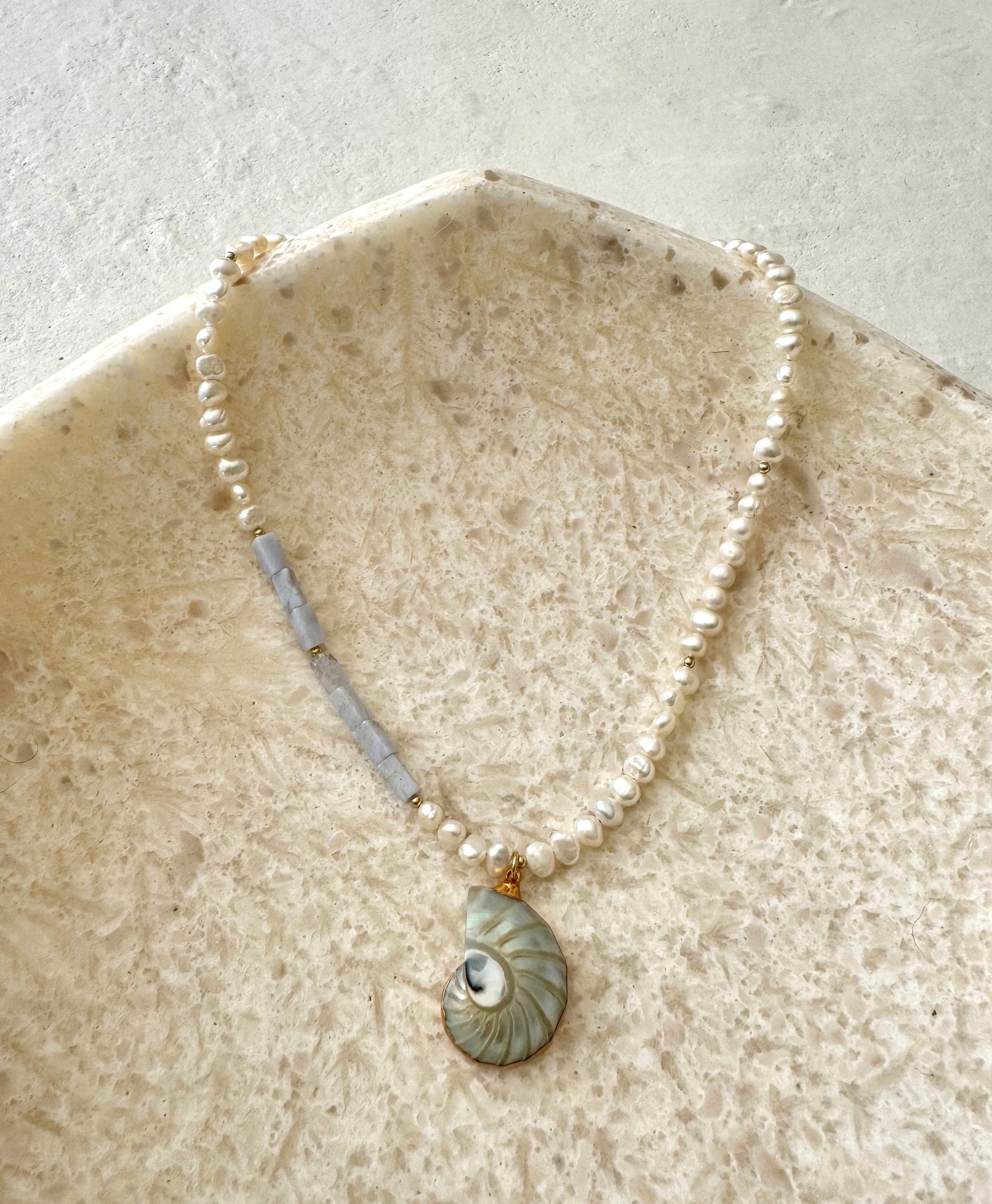 Caboche Pearl Blue Lace Agate Shell Pendant Necklace