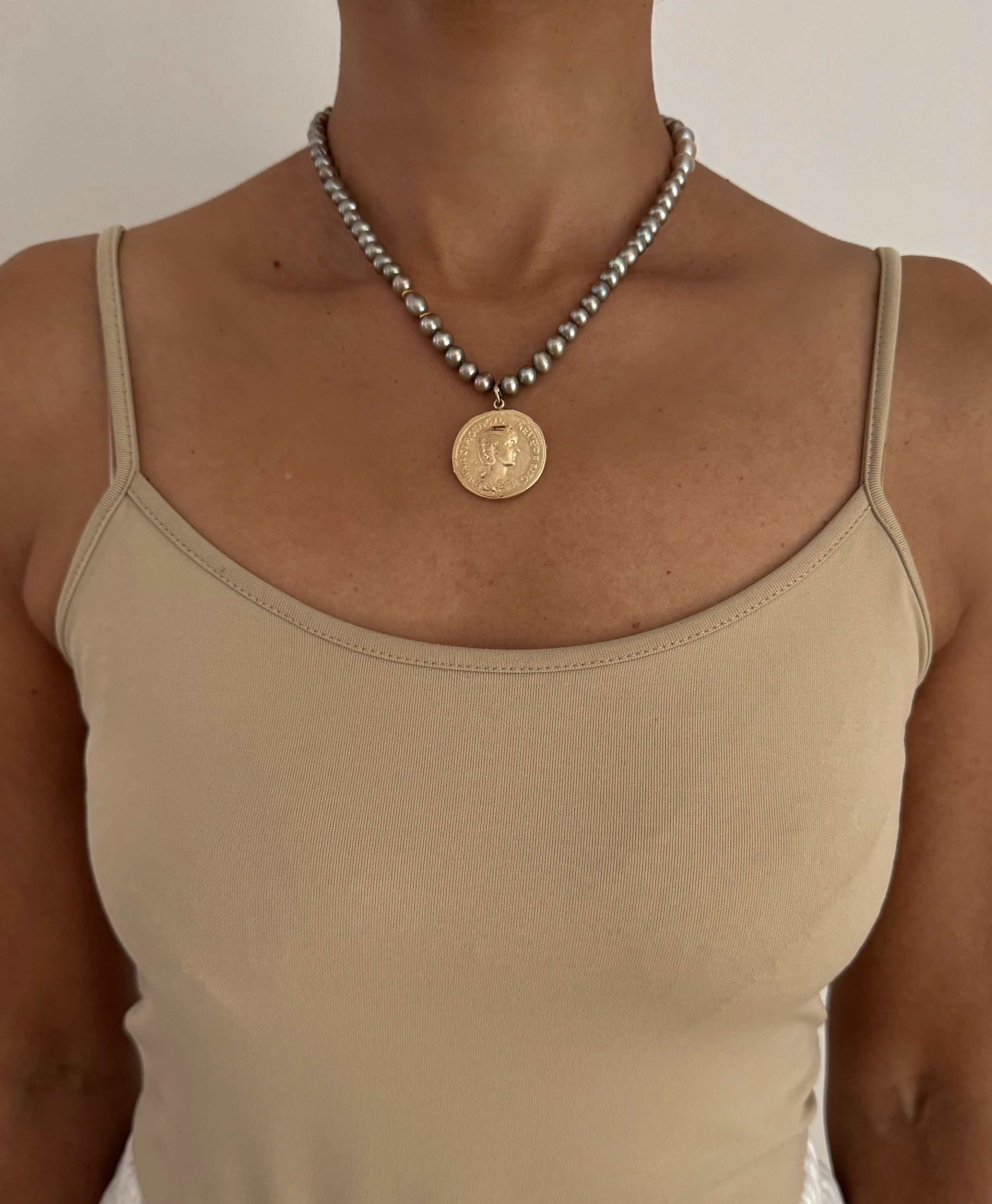 Realesa Pearl Gold Filled Coin Pendant Necklace