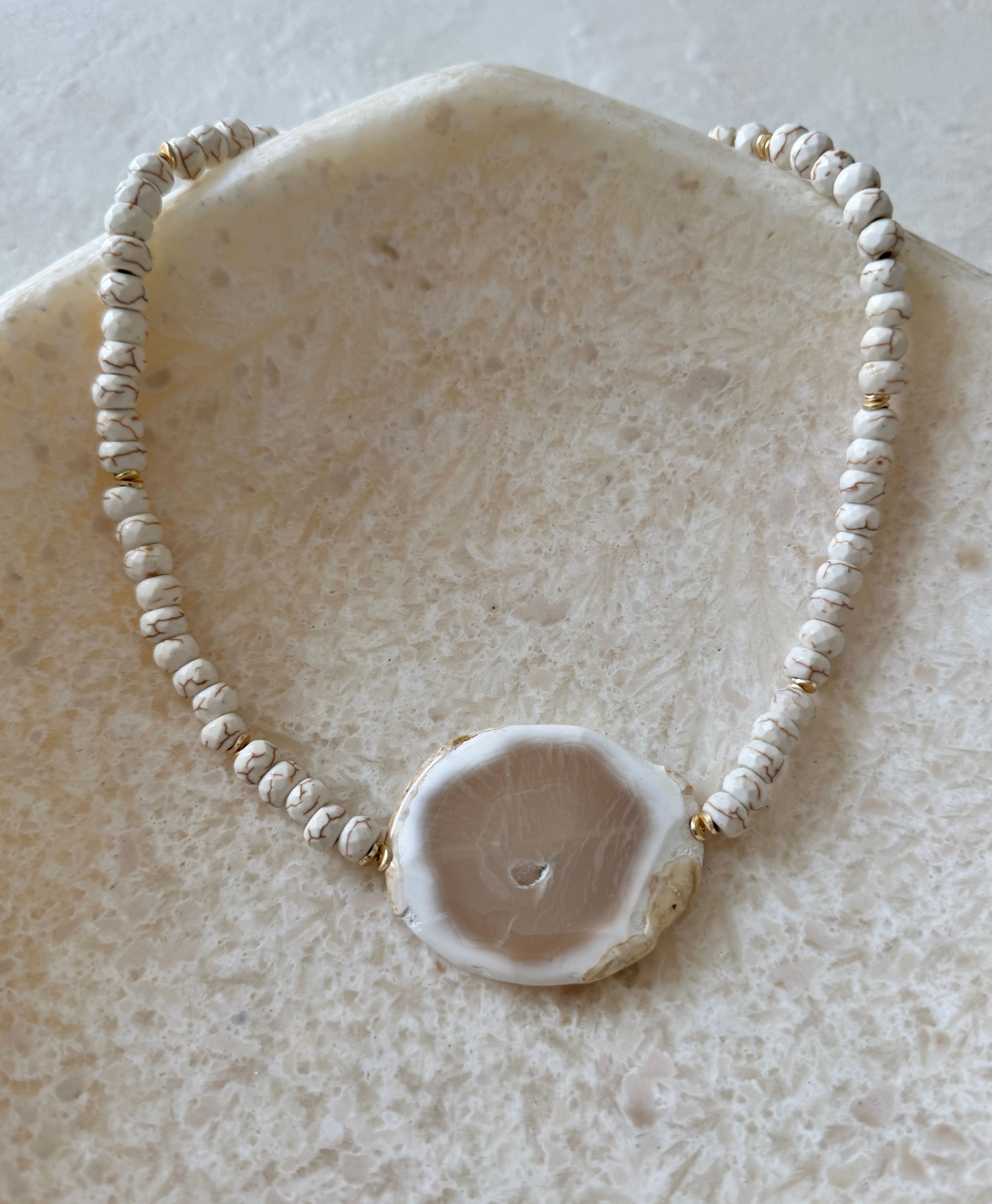Espuma Agate Necklace