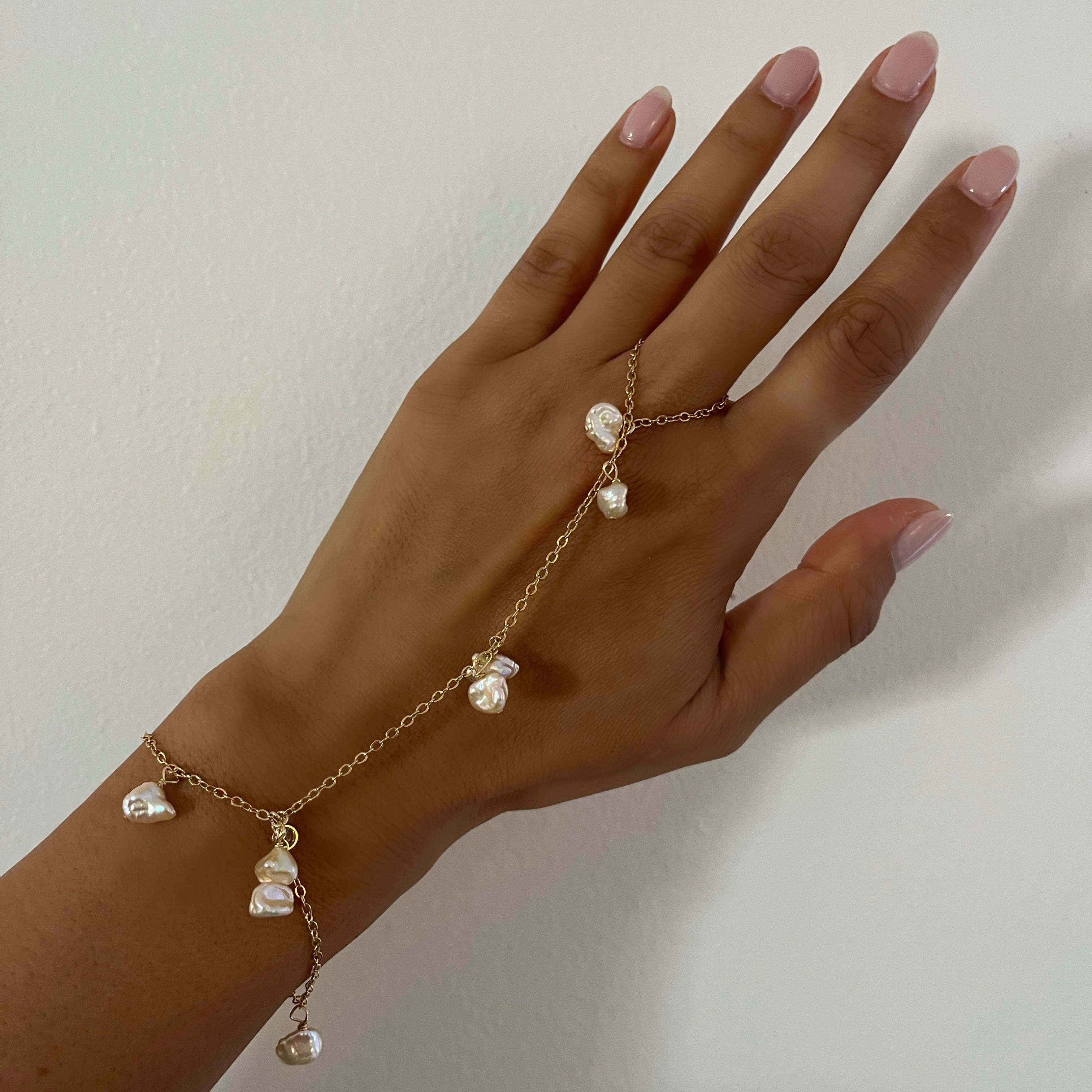 Diossis Gold Filled Pearl Hand Chain