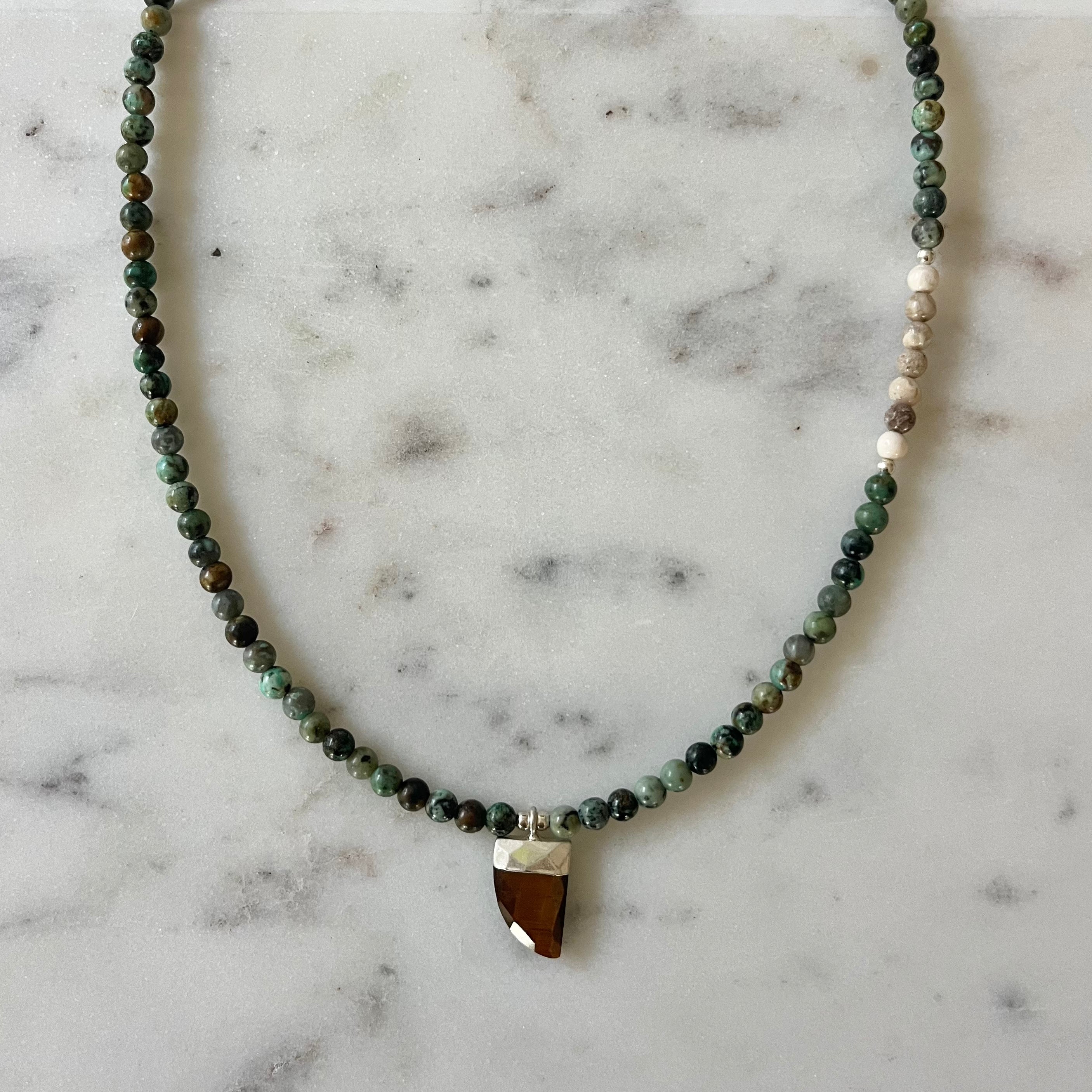 Macho Turquoise Agate Horn Necklace
