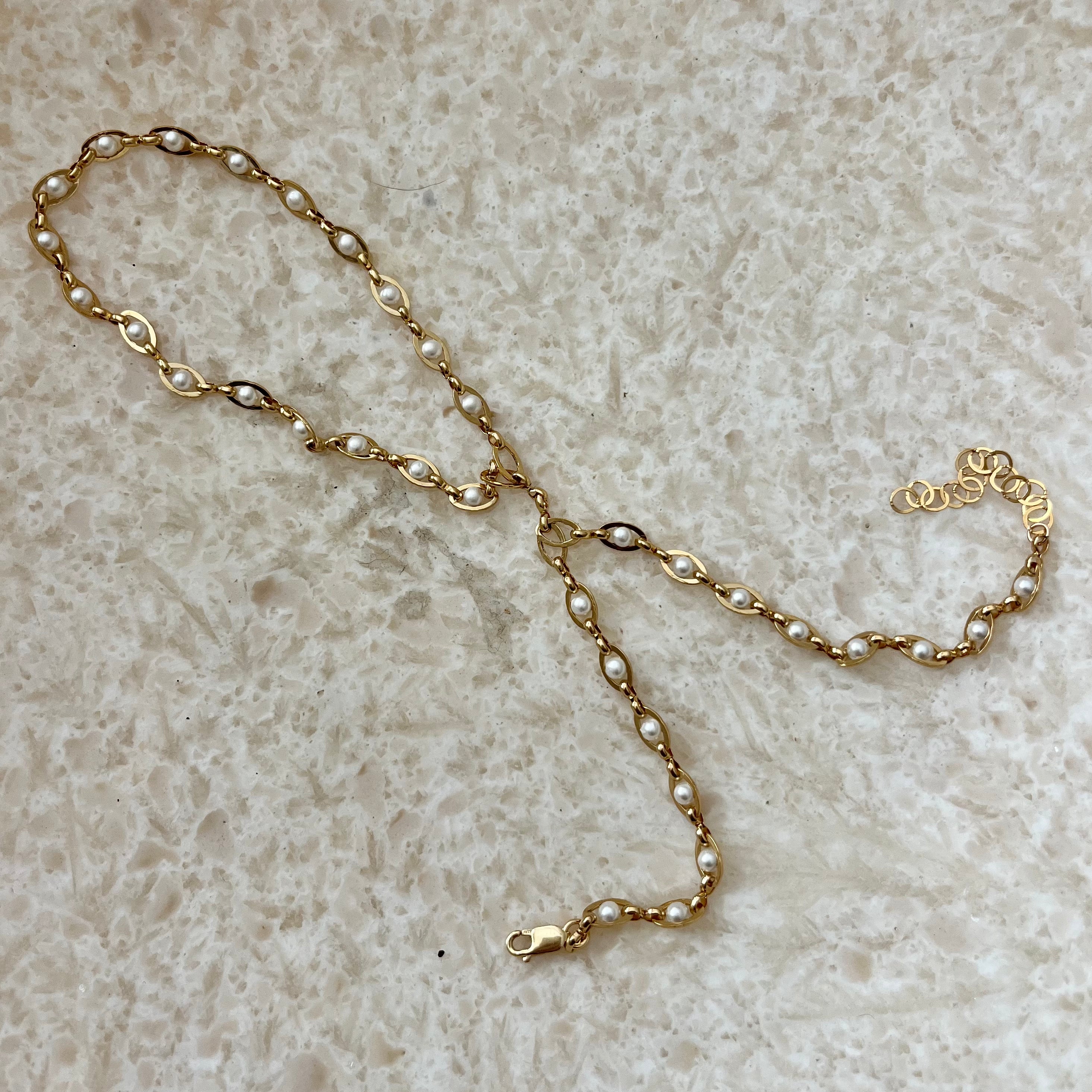 Peralta Gold Filled Pearl Hand Chain
