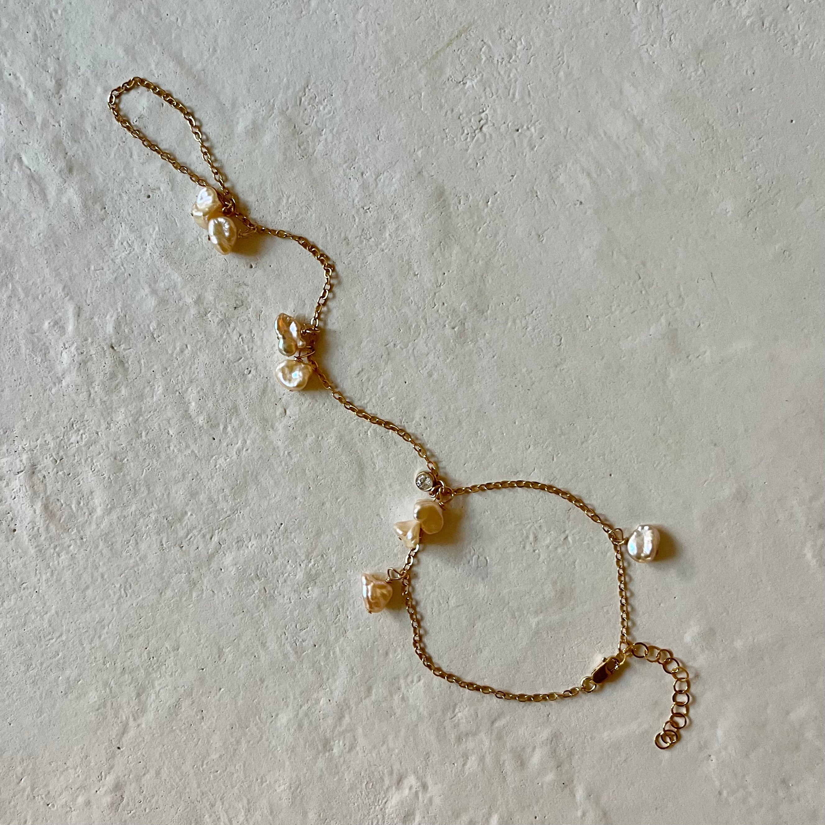 Diossis Gold Filled Pearl Hand Chain