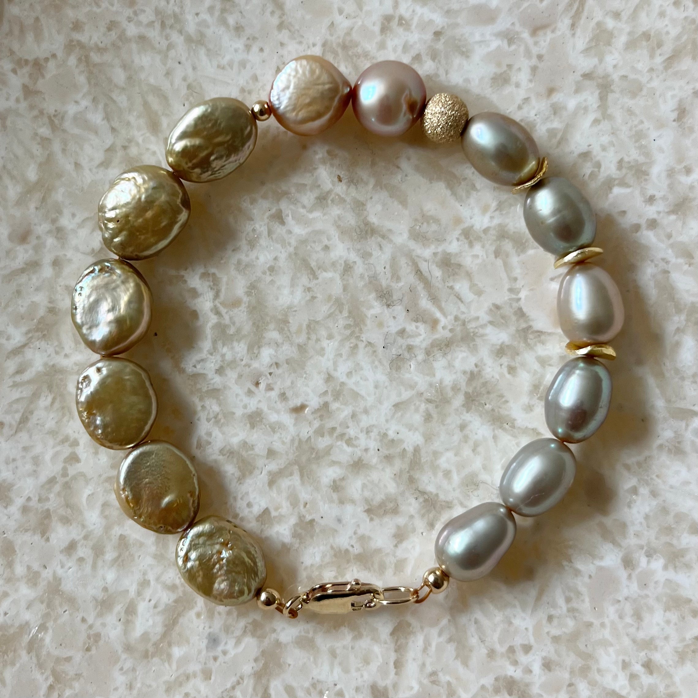 Oliva Pearl Bracelet