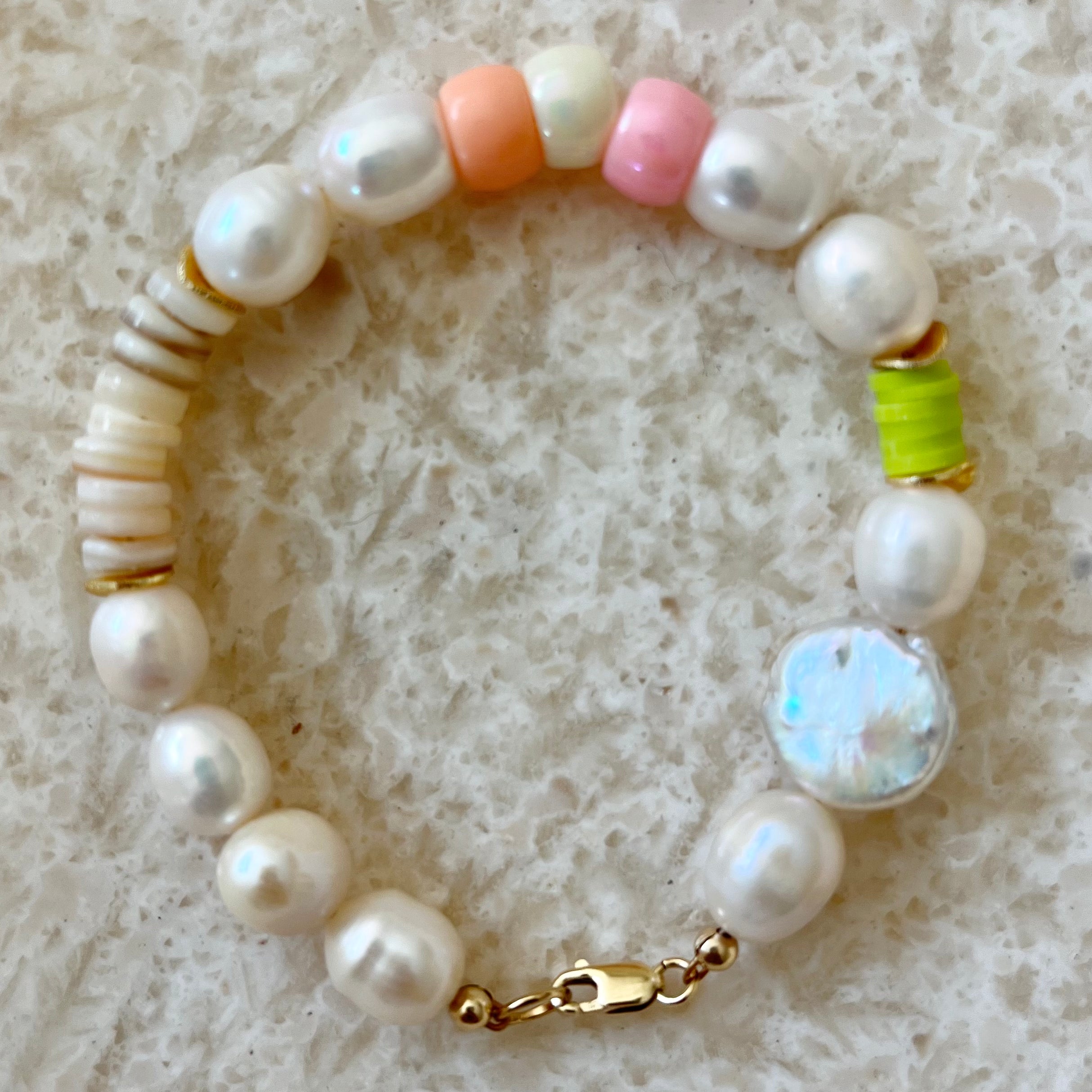 Myrko Pearl Shell Bracelet