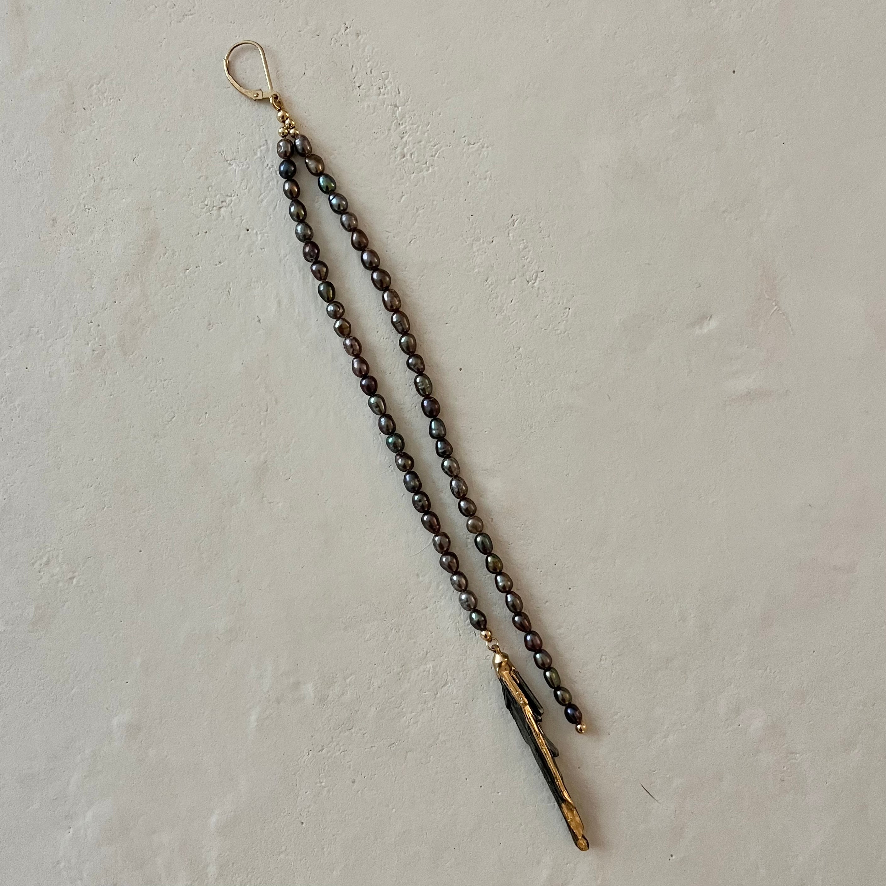 La Prieta Pearl Earring