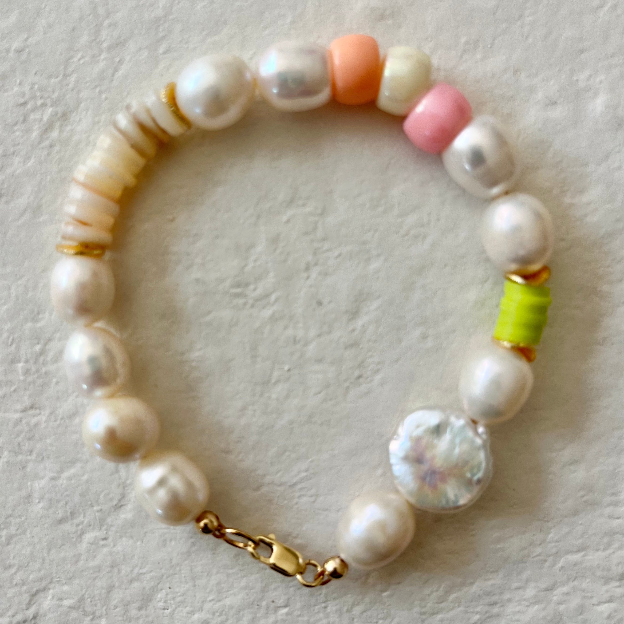 Myrko Pearl Shell Bracelet